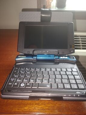 Fujitsu Loox Mini Laptop